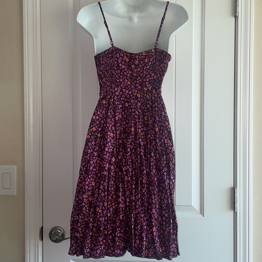 Old Navy spaghetti strap, floral fit & flare summer dress size small - Picture 3 of 5